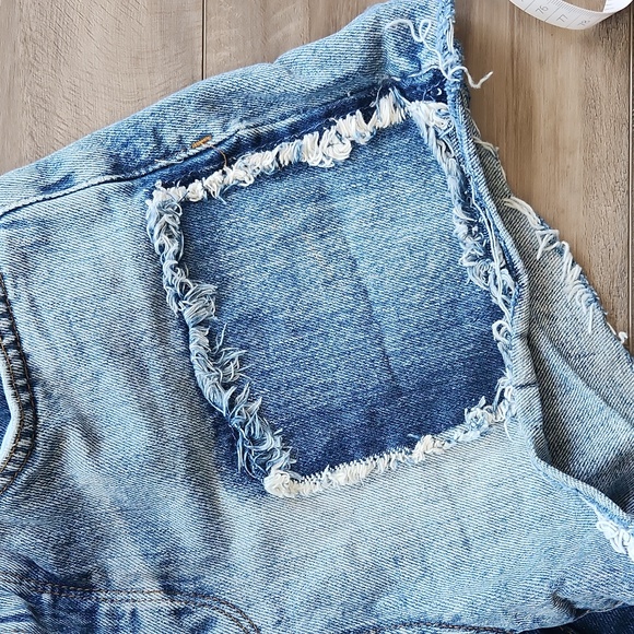 BDG urban outfitters distressed pax shorts. Size 26 - Picture 4 of 7